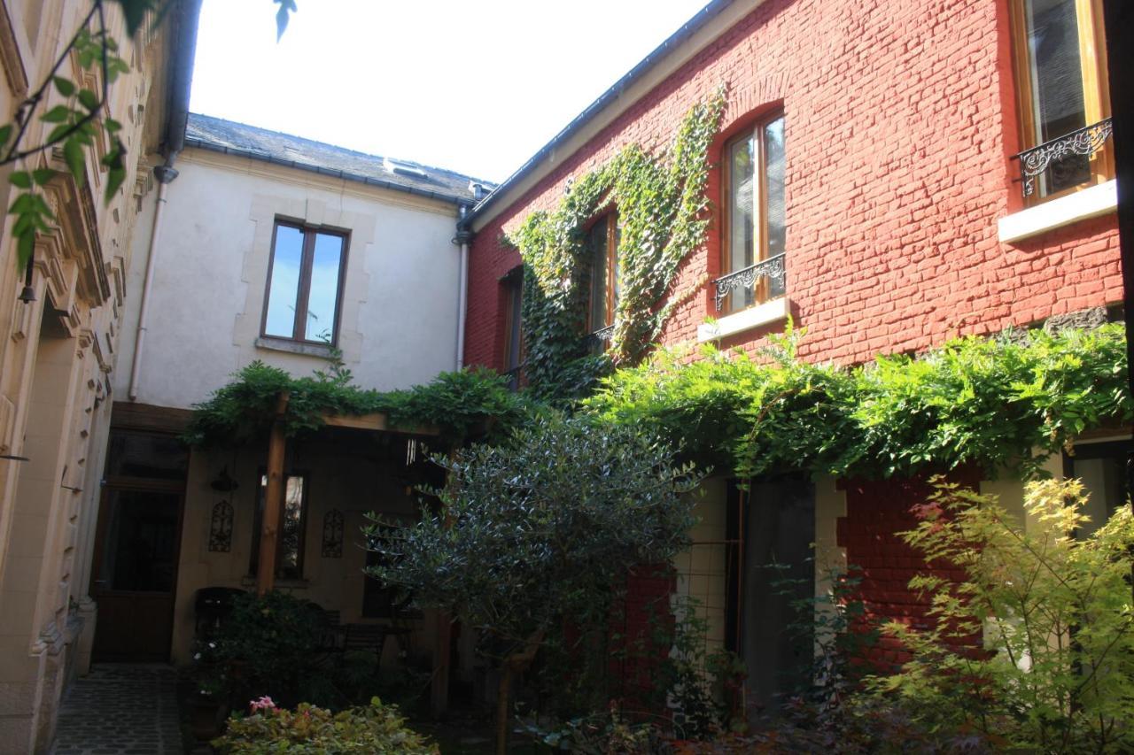 Le Refuge Des Cordeliers Apartment Laon Bagian luar foto