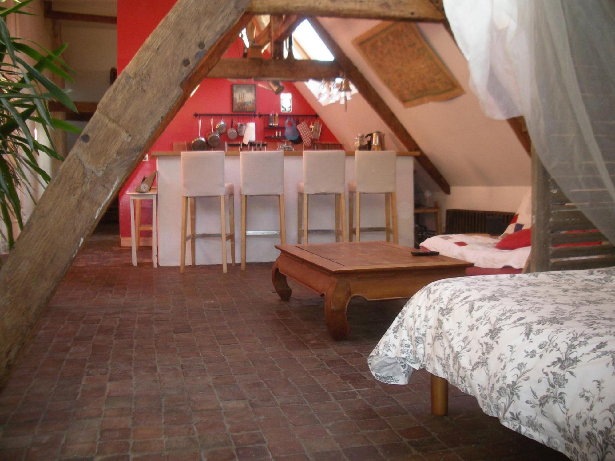 Le Refuge Des Cordeliers Apartment Laon Ruang foto