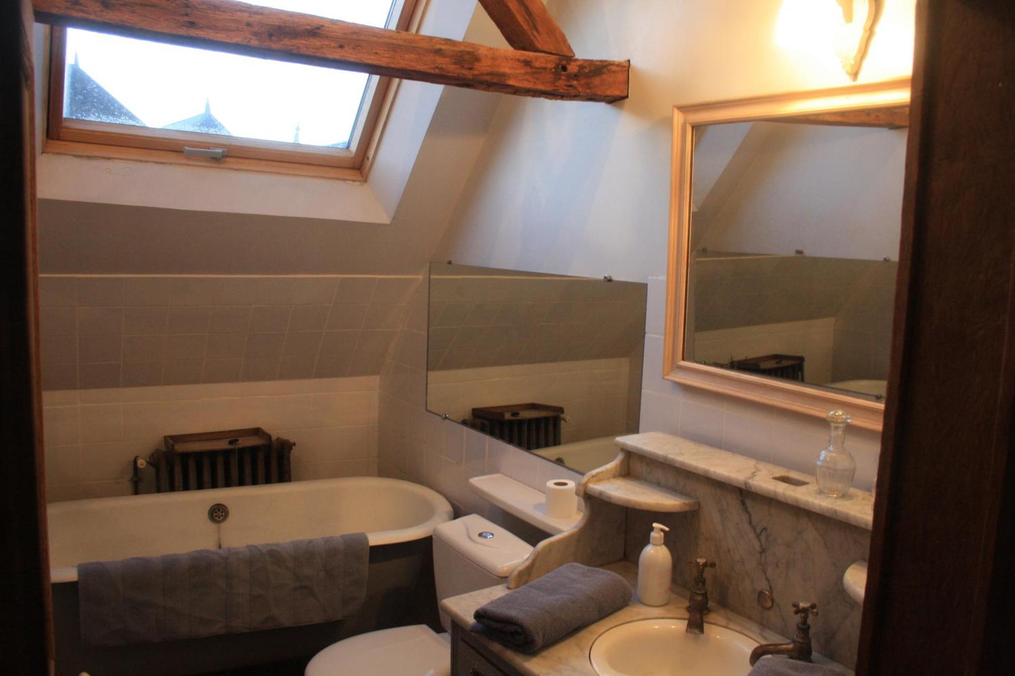 Le Refuge Des Cordeliers Apartment Laon Ruang foto
