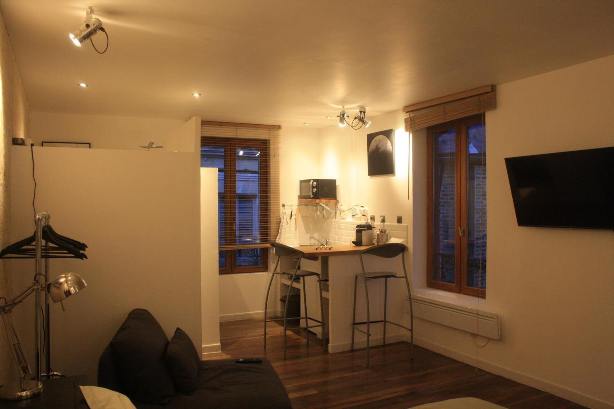 Le Refuge Des Cordeliers Apartment Laon Ruang foto