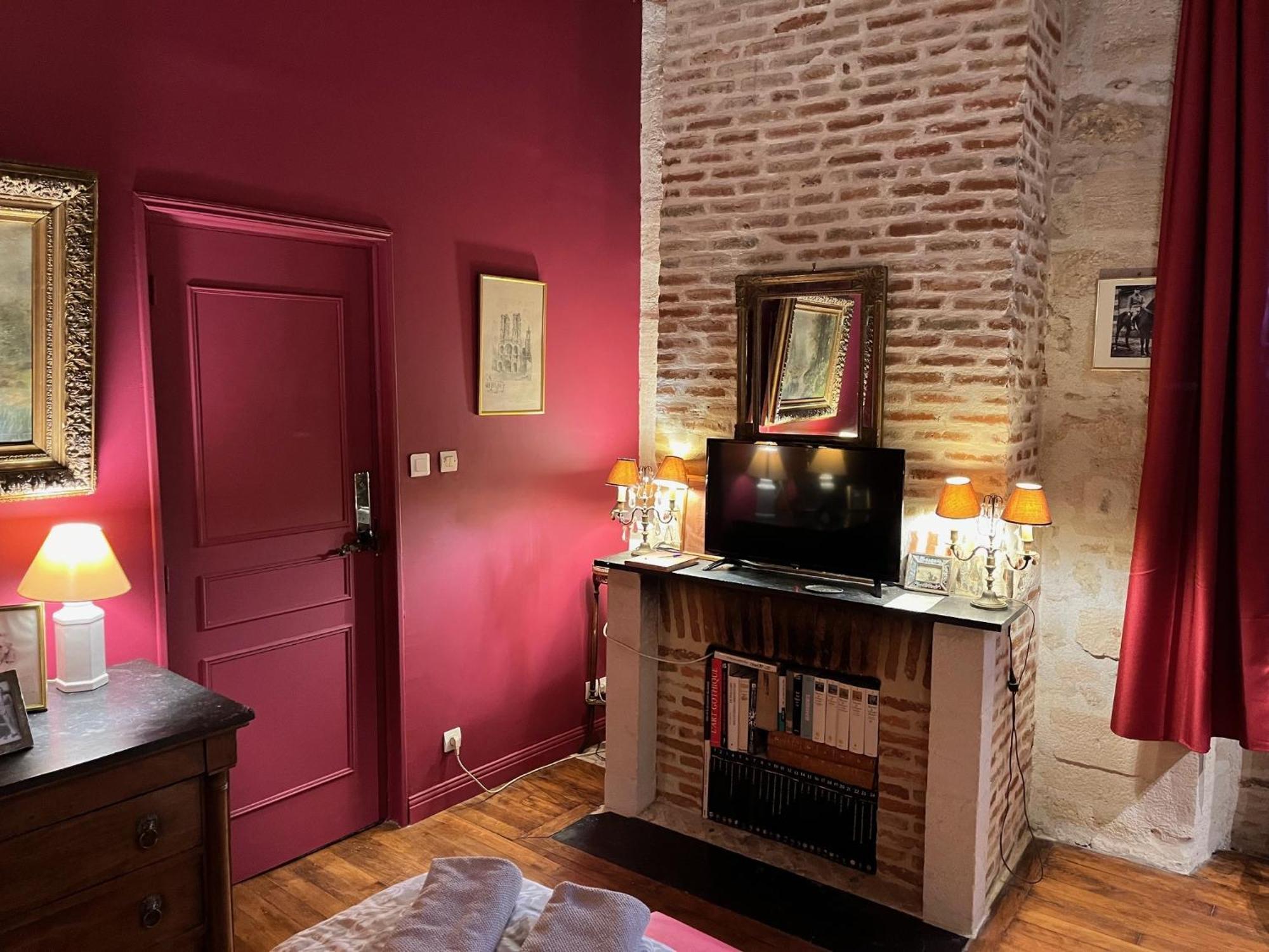 Le Refuge Des Cordeliers Apartment Laon Ruang foto