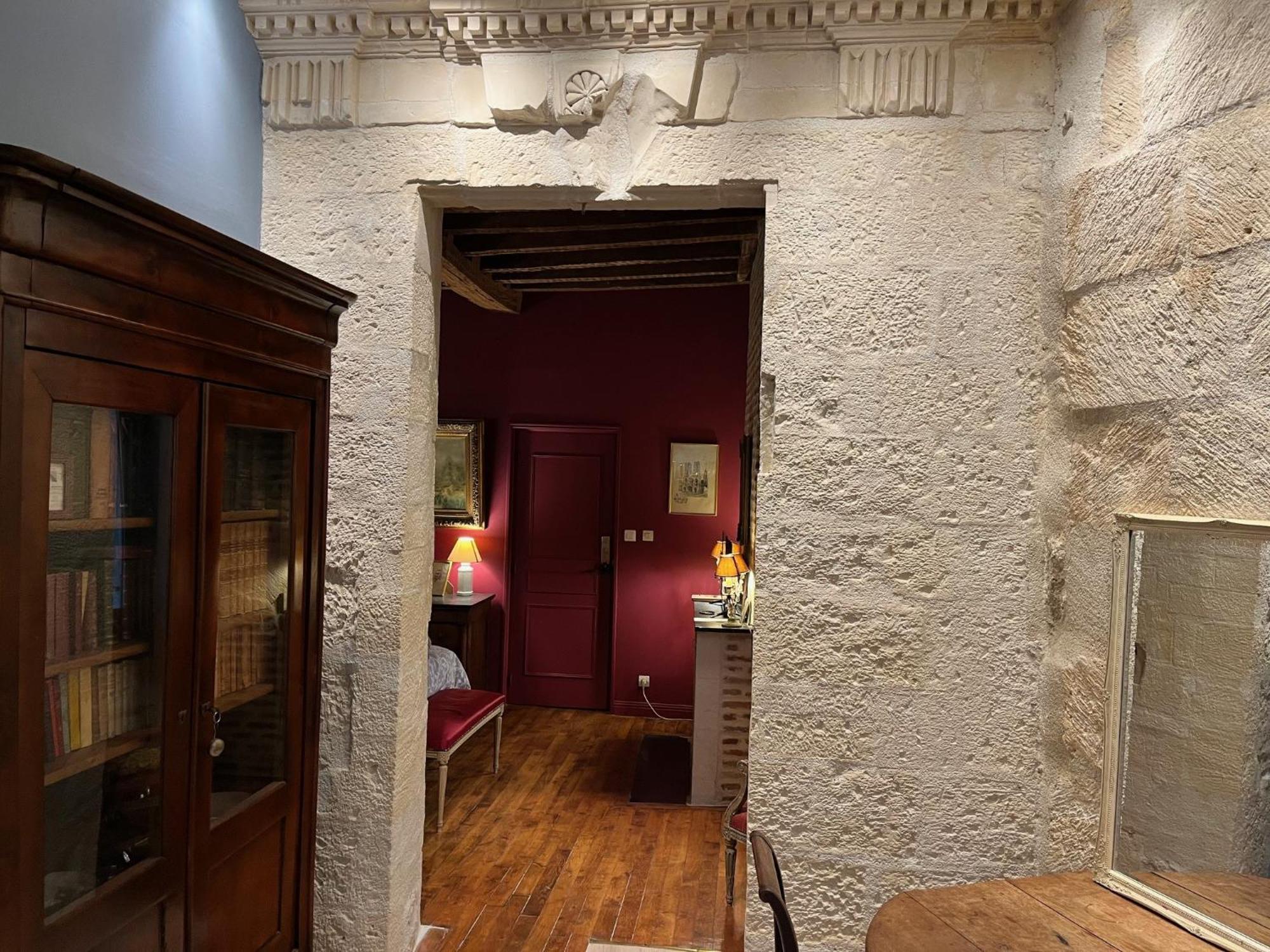 Le Refuge Des Cordeliers Apartment Laon Ruang foto