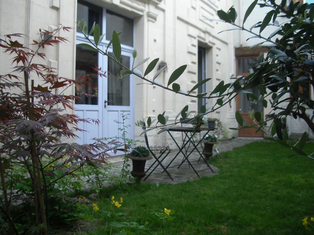 Le Refuge Des Cordeliers Apartment Laon Bagian luar foto