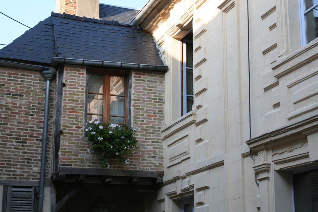 Le Refuge Des Cordeliers Apartment Laon Bagian luar foto